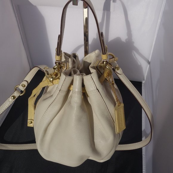 Coach Peyton Duffle Chalk w/ Chico's pink linen blouse - Picture 4 of 16